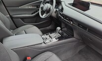 Mazda CX-30, Center - Line