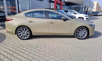 Mazda 3, Centre - Line