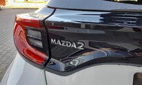 Mazda 2, Select